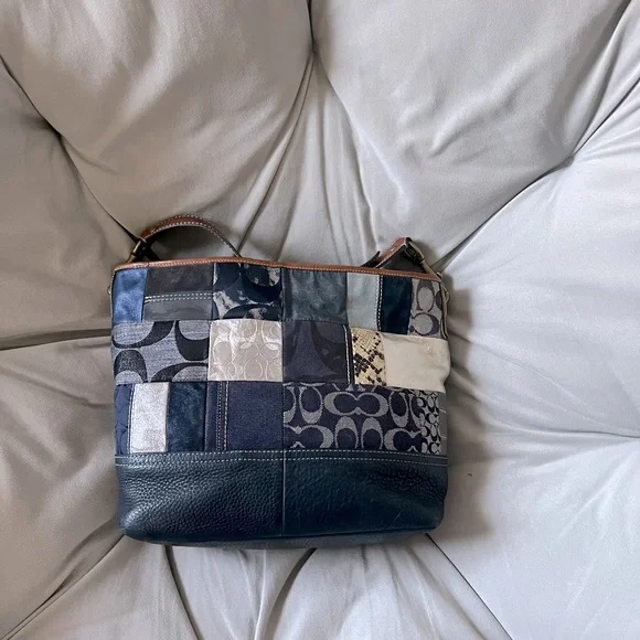 【美品】COACH LEGACY HANDBAG PATCHWORK DENIM Coach Legacy Denim Hobo Bag Review | TikTok